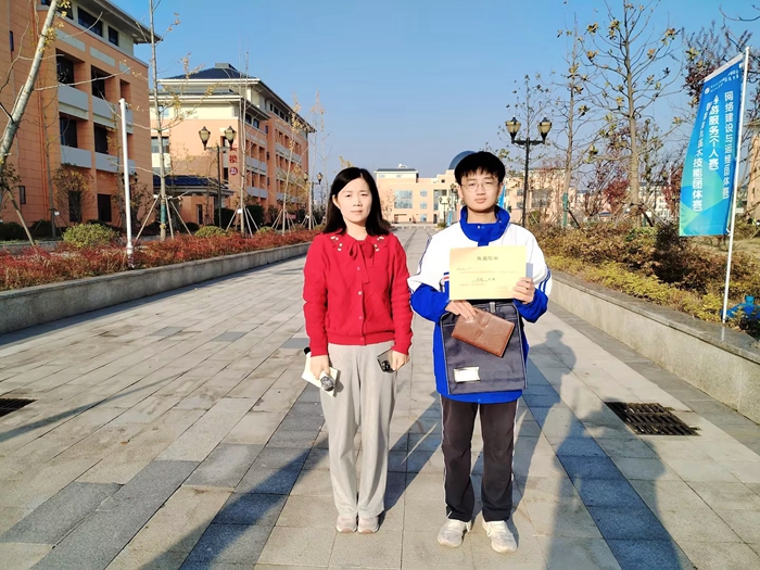 16张淮萍照片_副本