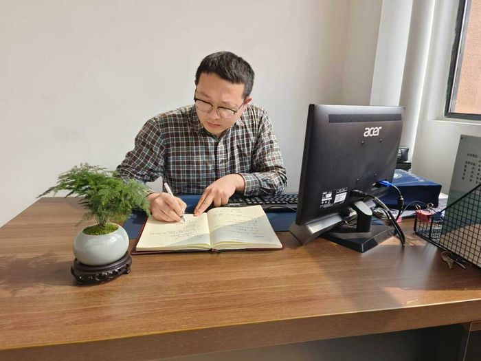 11朱亚照片