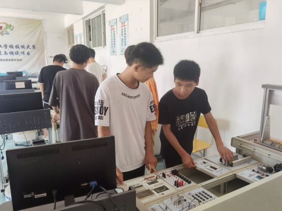 C:\Users\Administrator\Desktop\A类创建质量效益5.3\5.3.6学校看展社会服务、面向普通中小学生开设职业类课程\面向普通中小学开设职业技能类课程\IMG_20220702_084206.jpg